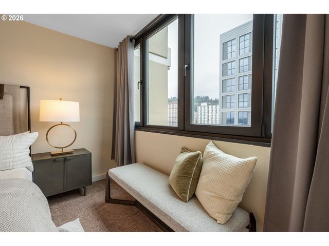 255 Sw HARRISON St 14B, Portland, OR 97201