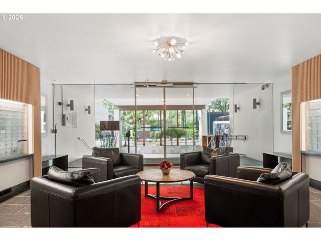 255 Sw HARRISON St 14B, Portland, OR 97201