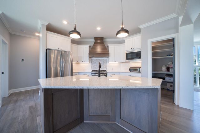 1604 N Shadow Rock Dr, Andover, KS 67002