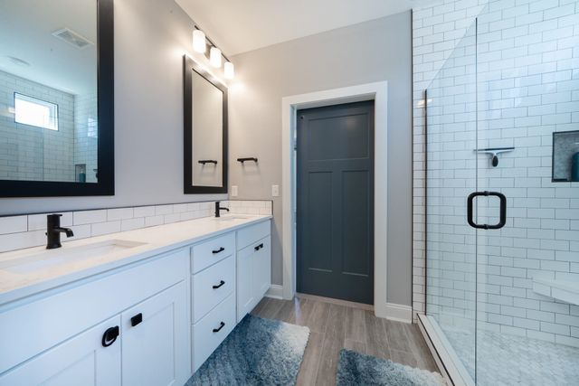 1604 N Shadow Rock Dr, Andover, KS 67002