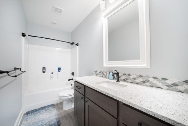 1604 N Shadow Rock Dr, Andover, KS 67002