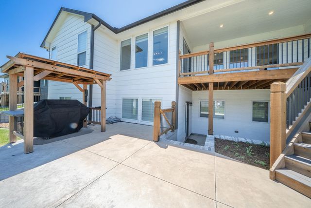 1604 N Shadow Rock Dr, Andover, KS 67002