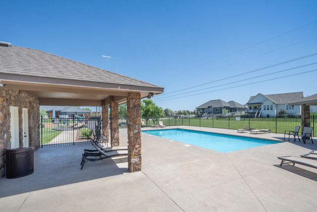 1604 N Shadow Rock Dr, Andover, KS 67002