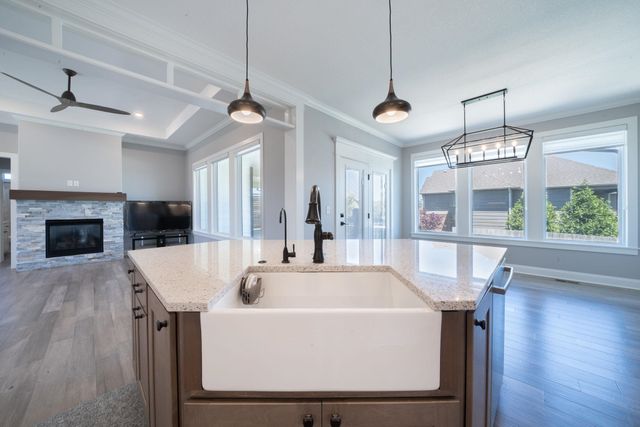 1604 N Shadow Rock Dr, Andover, KS 67002