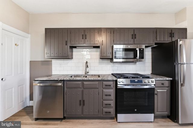 32 N WYOMISSING AVE, Reading, PA 19607