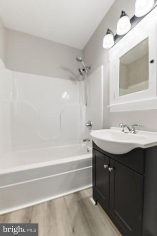 32 N WYOMISSING AVE, Reading, PA 19607