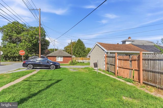 32 N WYOMISSING AVE, Reading, PA 19607