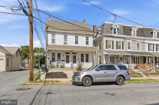 32 N WYOMISSING AVE, Reading, PA 19607