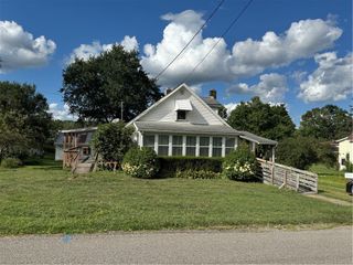 11 Coolspring St, Mercer Boro, PA 16137