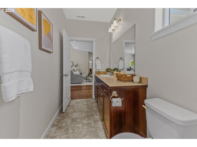 7602 Ne 61ST Way, Vancouver, WA 98662