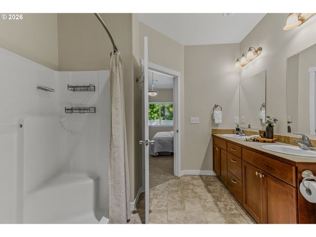 7602 Ne 61ST Way, Vancouver, WA 98662
