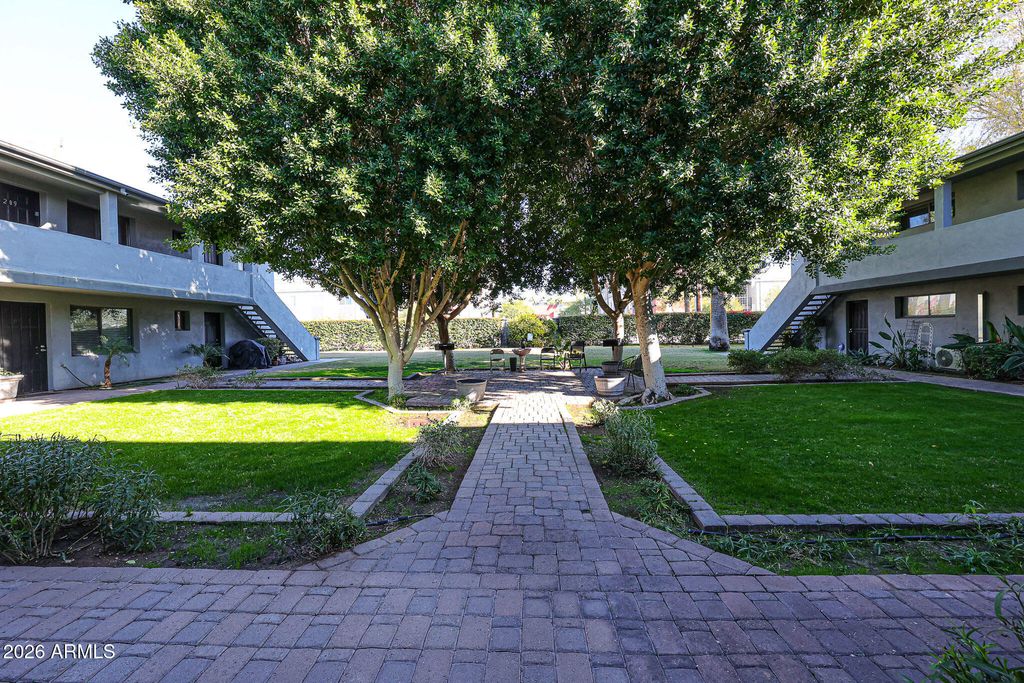 4224 N 12TH Street 202, Phoenix, AZ 85014 — exterior