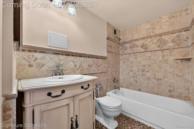 1300 E Lafayette Street 912, Detroit, MI 48207