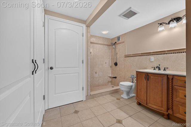 1300 E Lafayette Street 912, Detroit, MI 48207