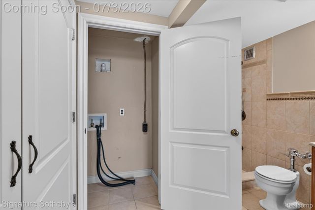 1300 E Lafayette Street 912, Detroit, MI 48207