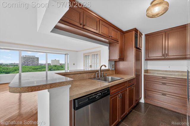 1300 E Lafayette Street 912, Detroit, MI 48207