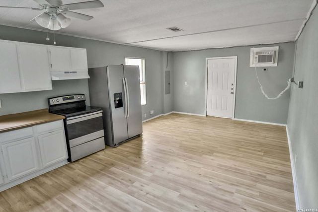 1418 Avant Ave Apt 2, San Antonio, TX 78210