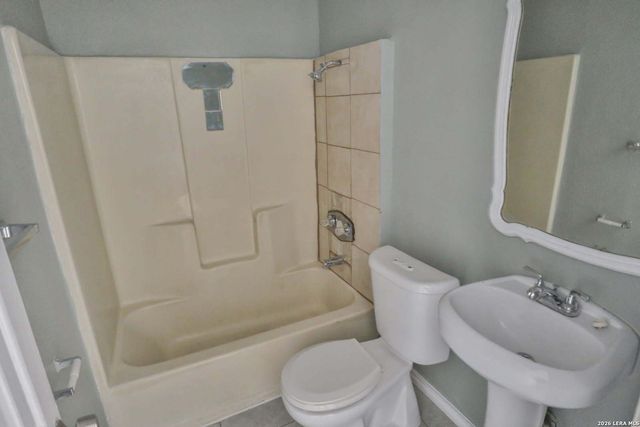 1418 Avant Ave Apt 2, San Antonio, TX 78210