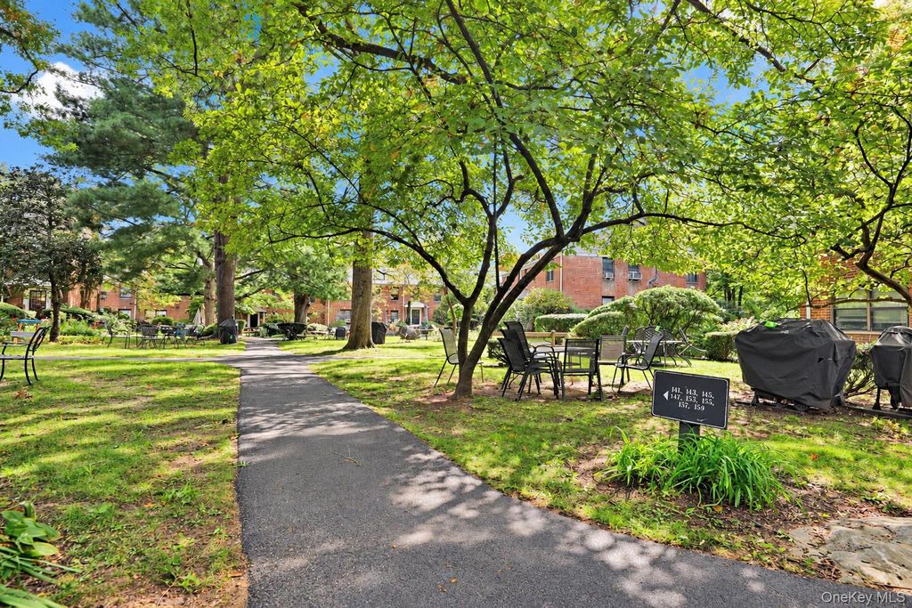 151 E Hartsdale Avenue 2B, Hartsdale, NY 10530 — photo 3