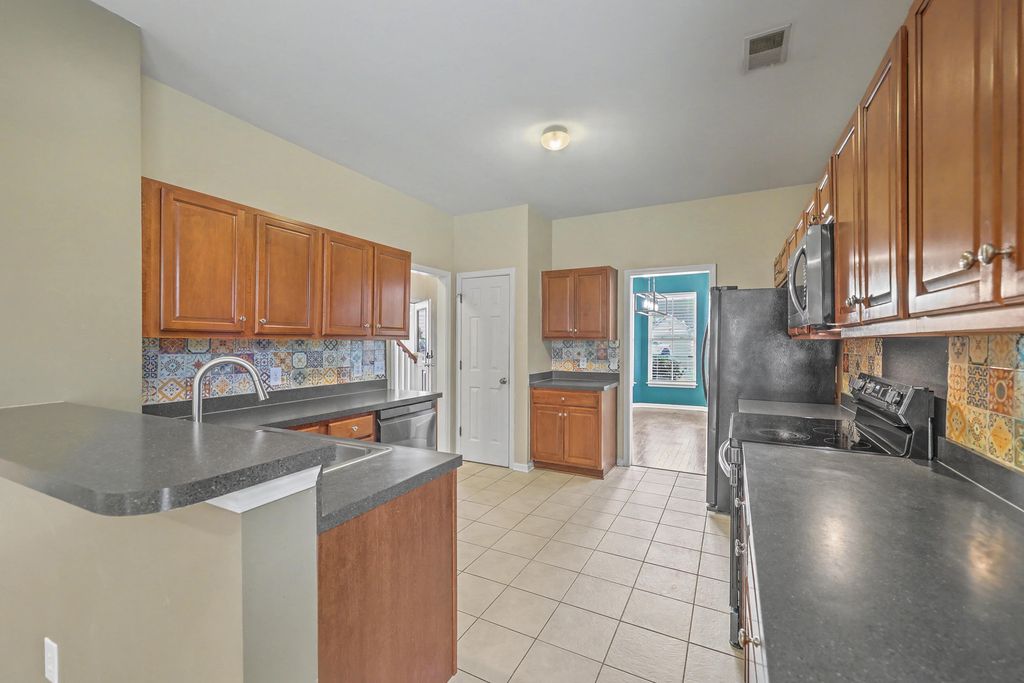 Image 11 of property listing at 132 Cypress View Road, Goose Creek, SC 29445