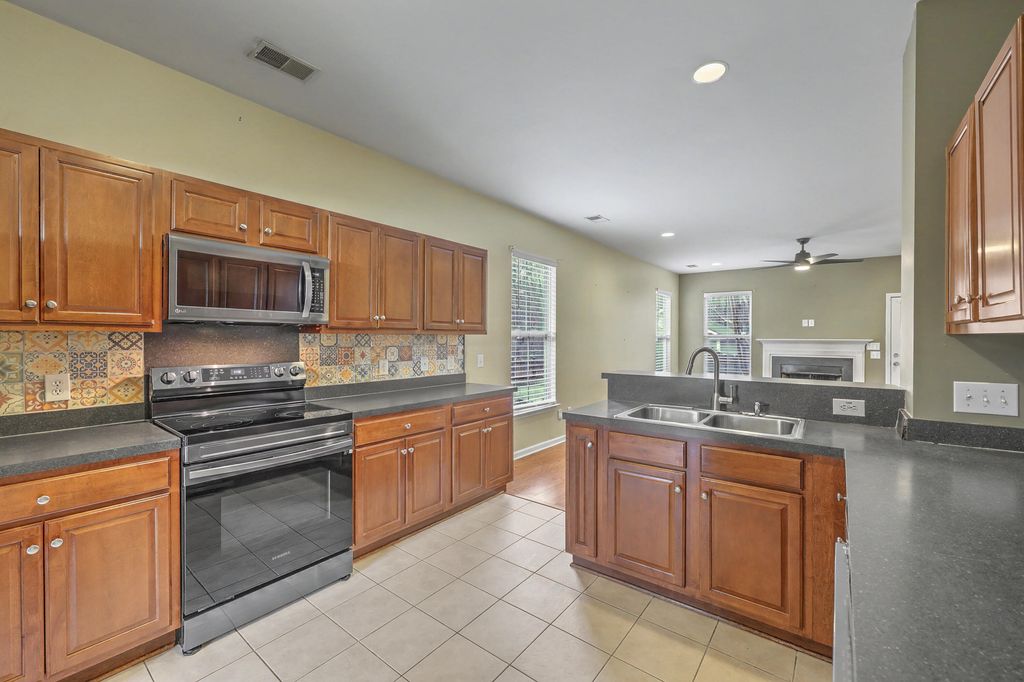 Image 13 of property listing at 132 Cypress View Road, Goose Creek, SC 29445
