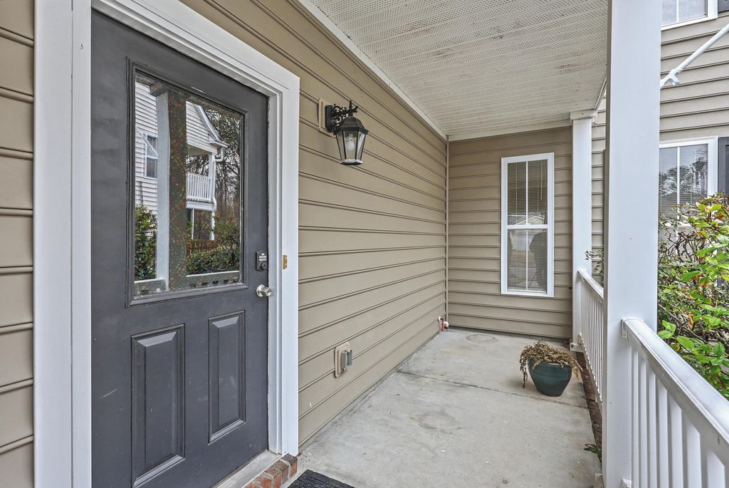 Image 4 of property listing at 132 Cypress View Road, Goose Creek, SC 29445