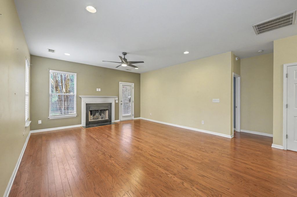 Image 9 of property listing at 132 Cypress View Road, Goose Creek, SC 29445