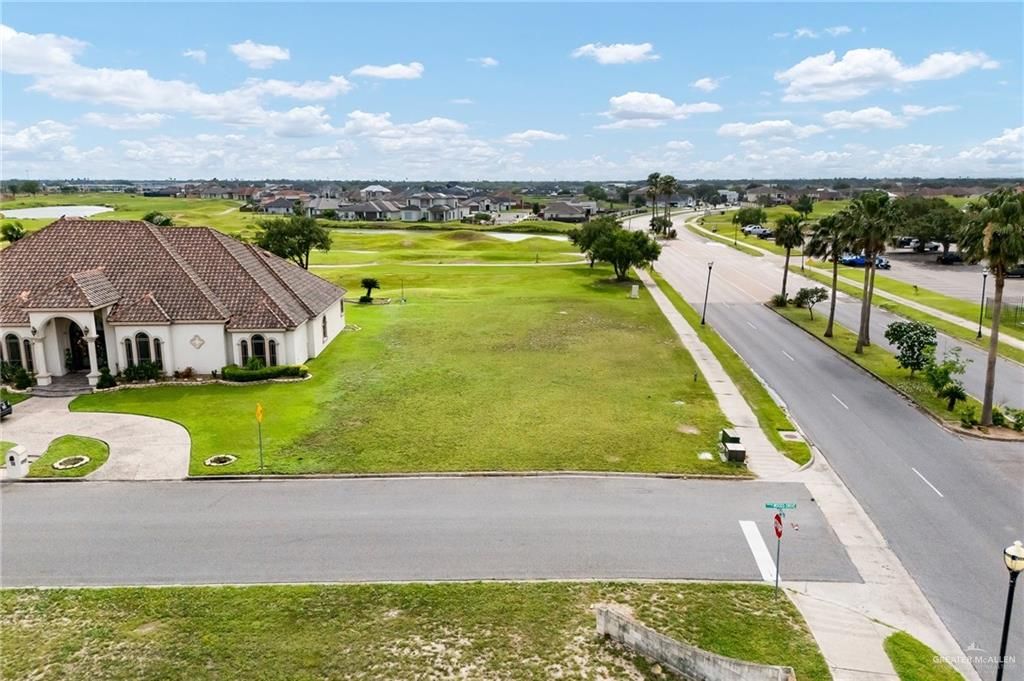 1920 Woods Drive East Street, Edinburg, TX 78572