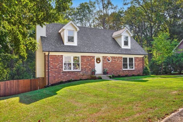 1035 Foxmoor Dr, Clarksville, TN 37042