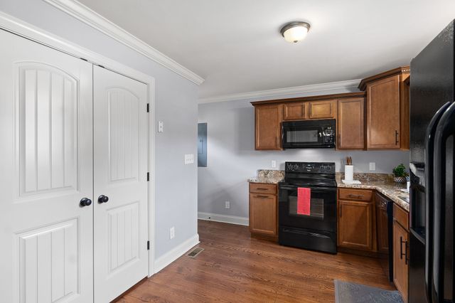 206 E St, Clarksville, TN 37042