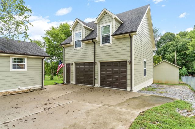 206 E St, Clarksville, TN 37042