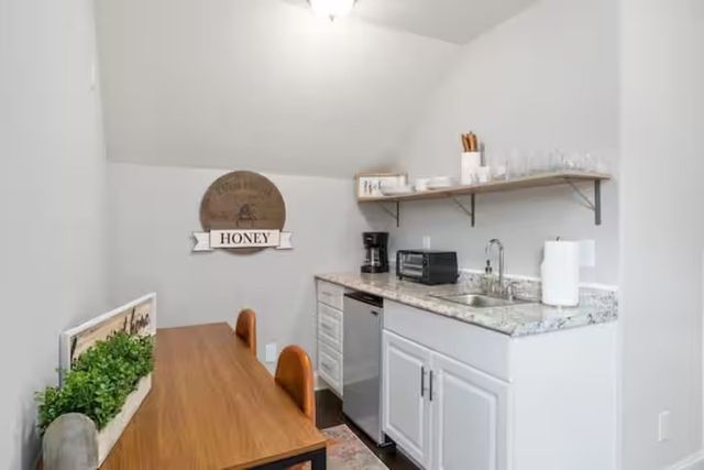206 E St, Clarksville, TN 37042