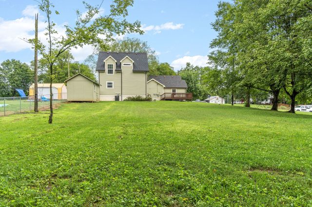 206 E St, Clarksville, TN 37042