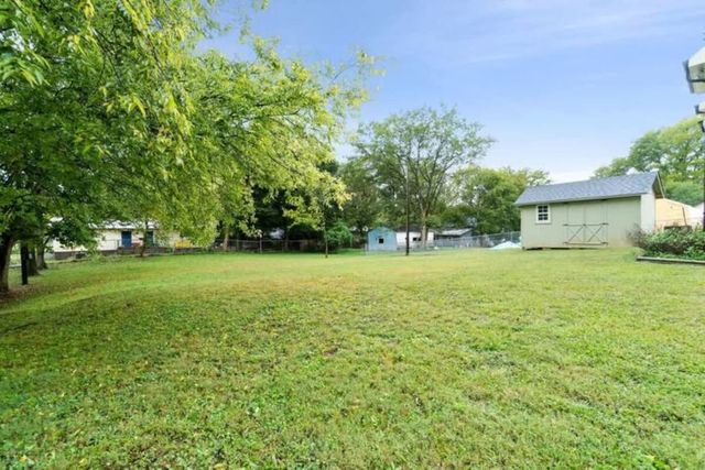 206 E St, Clarksville, TN 37042