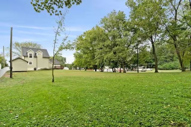 206 E St, Clarksville, TN 37042