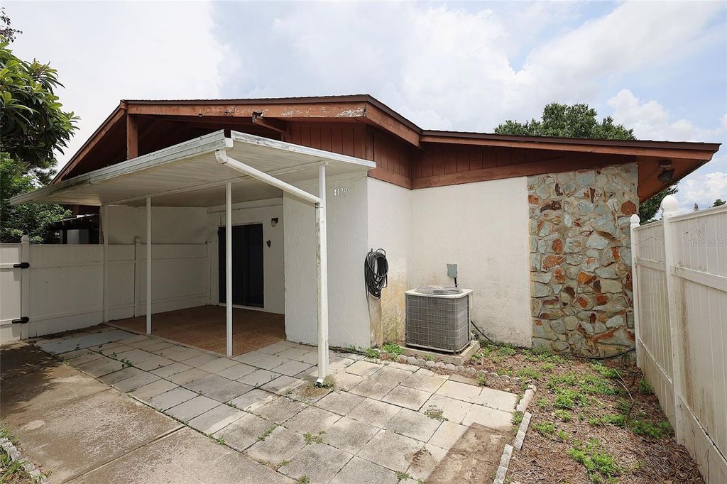 Image 4 of property listing at 4179 SPITFIRE AVENUE, Kissimmee, FL 34741