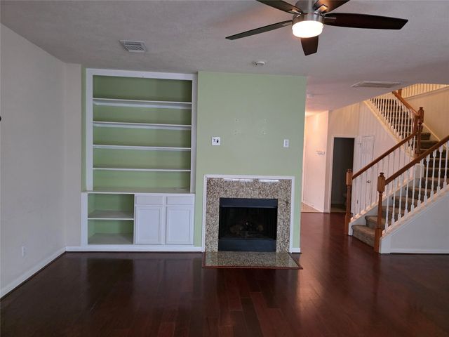 2715 Riverhollow Lane, Sugar Land, TX 77479