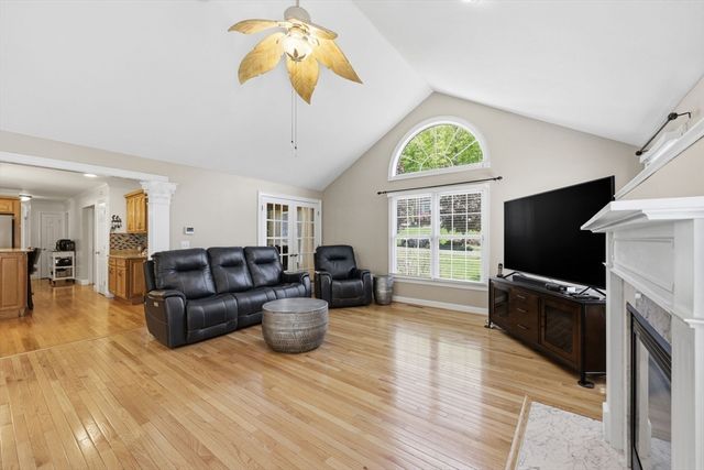 24 Jeanne Marie Dr, Westfield, MA 01085