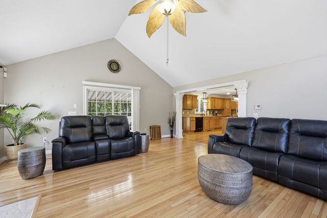 24 Jeanne Marie Dr, Westfield, MA 01085