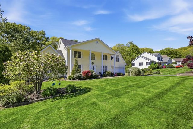 24 Jeanne Marie Dr, Westfield, MA 01085