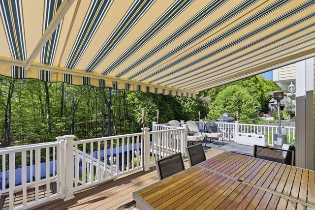 24 Jeanne Marie Dr, Westfield, MA 01085