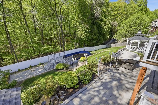 24 Jeanne Marie Dr, Westfield, MA 01085