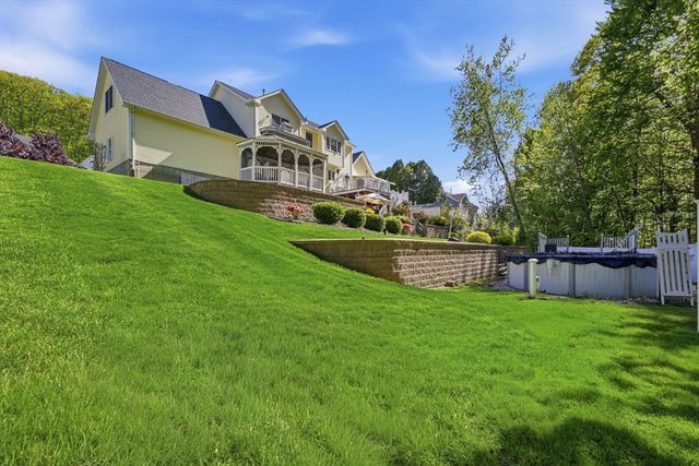 24 Jeanne Marie Dr, Westfield, MA 01085