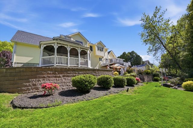 24 Jeanne Marie Dr, Westfield, MA 01085