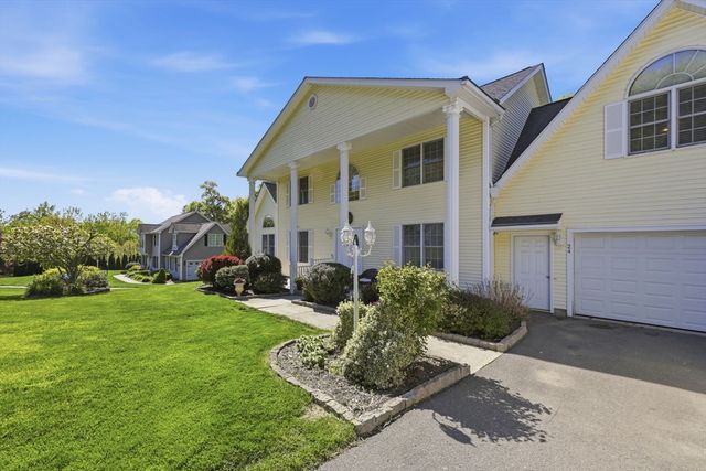 24 Jeanne Marie Dr, Westfield, MA 01085