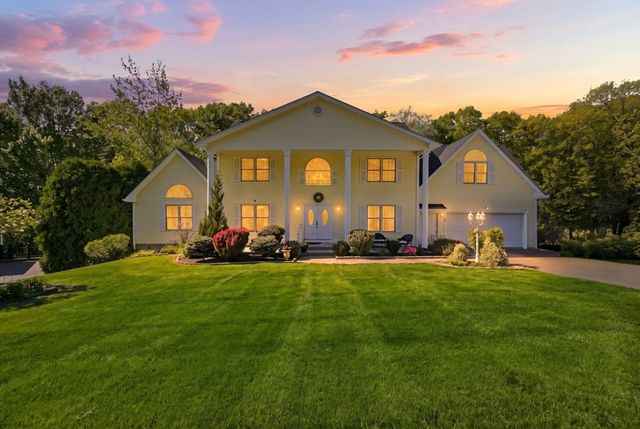 24 Jeanne Marie Dr, Westfield, MA 01085