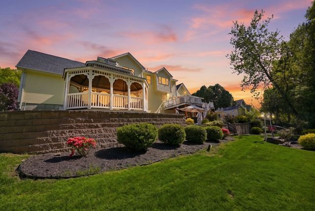 24 Jeanne Marie Dr, Westfield, MA 01085