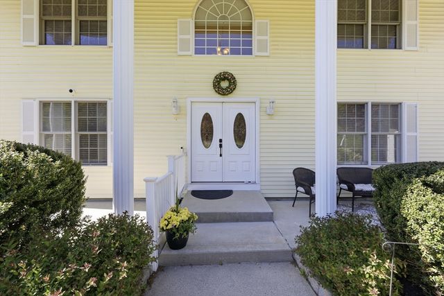 24 Jeanne Marie Dr, Westfield, MA 01085