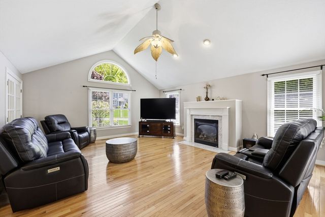 24 Jeanne Marie Dr, Westfield, MA 01085