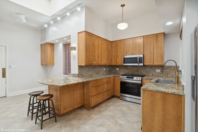 1350 N State Parkway 3S, Chicago, IL 60610